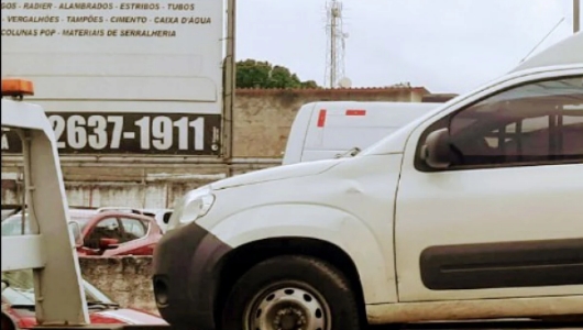 Criminosos armados  roubam carga de cigarros da Souza Cruz e sequestram motorista em Ubatiba, Maricá, na tarde de sexta-feira (18)